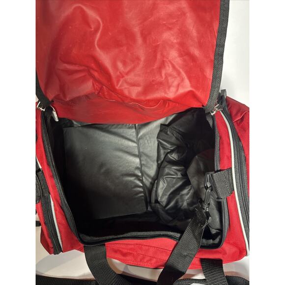 Protege 20"x 10.5” x 12.5” Red Duffel Bag w Bonus Bag 10”x 11” x3” Zip Net Back - Picture 6 of 7